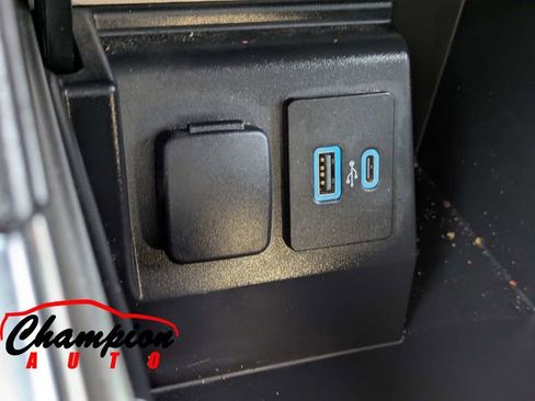 Used 2021 Ford Explorer Limited w/ Equipment Group 301A image 27