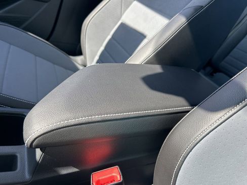 New 2026 Volkswagen Jetta SE FWD image 38