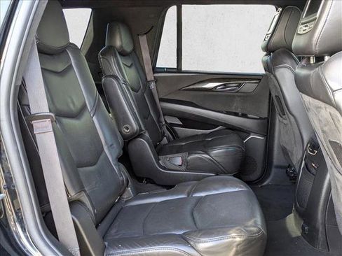 Used 2016 Cadillac Escalade Platinum image 23