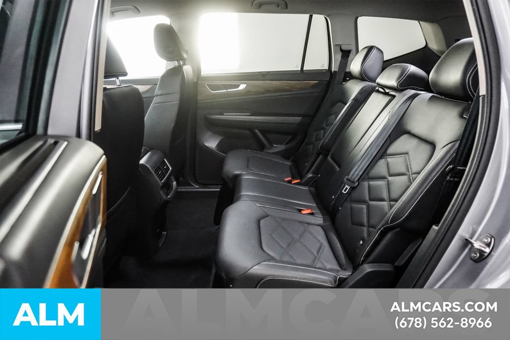Used 2025 Volkswagen Atlas SE FWD image 17