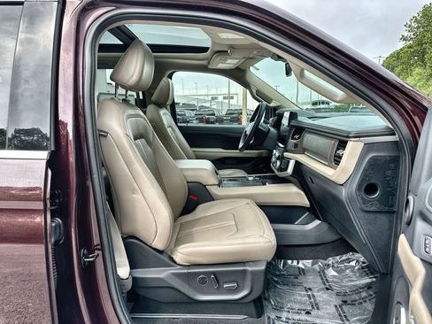 Used 2024 Ford Expedition Max Limited RWD image 28