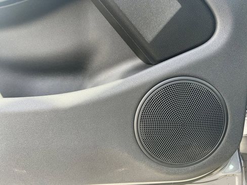 Used 2023 Land Rover Range Rover Evoque S image 13