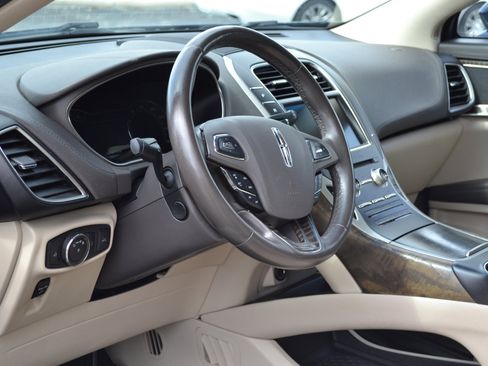 Used 2017 Lincoln MKX Reserve w/ Lincoln MKX Climate Package image 14