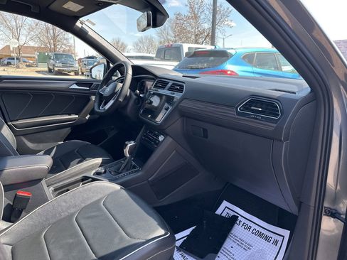 Certified 2022 Volkswagen Tiguan SEL R-Line image 35