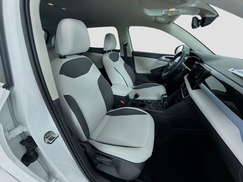 New 2026 Volkswagen Taos SE AWD/4WD image 28