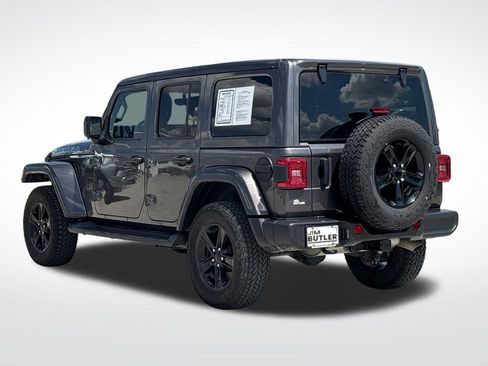 Used 2022 Jeep Wrangler Unlimited Sahara AWD/4WD image 4