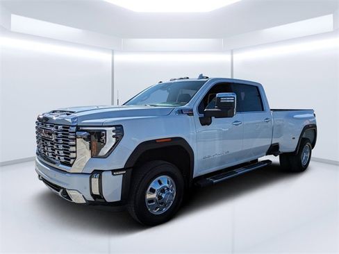 New 2026 GMC Sierra 3500 Denali w/ Denali Reserve Package image 7