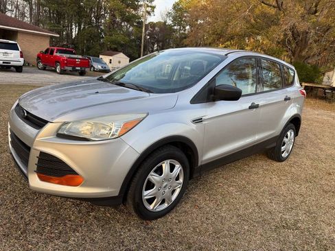 Used 2016 Ford Escape S image 4