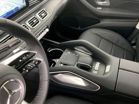 New 2026 Mercedes-Benz GLS 450 4MATIC image 8