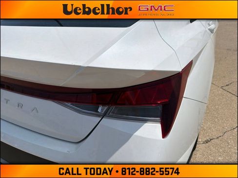 Used 2024 Hyundai Elantra SEL FWD image 8