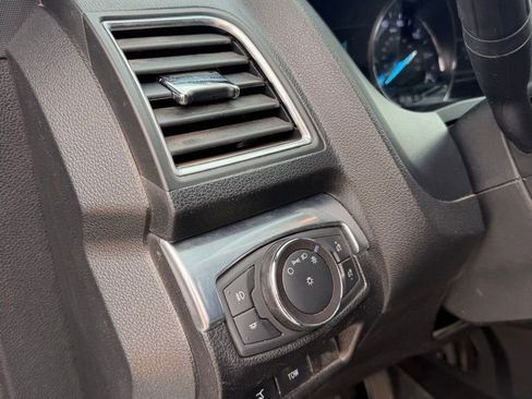 Used 2019 Ford Explorer Limited w/ Ford Safe & Smart Package FWD image 13