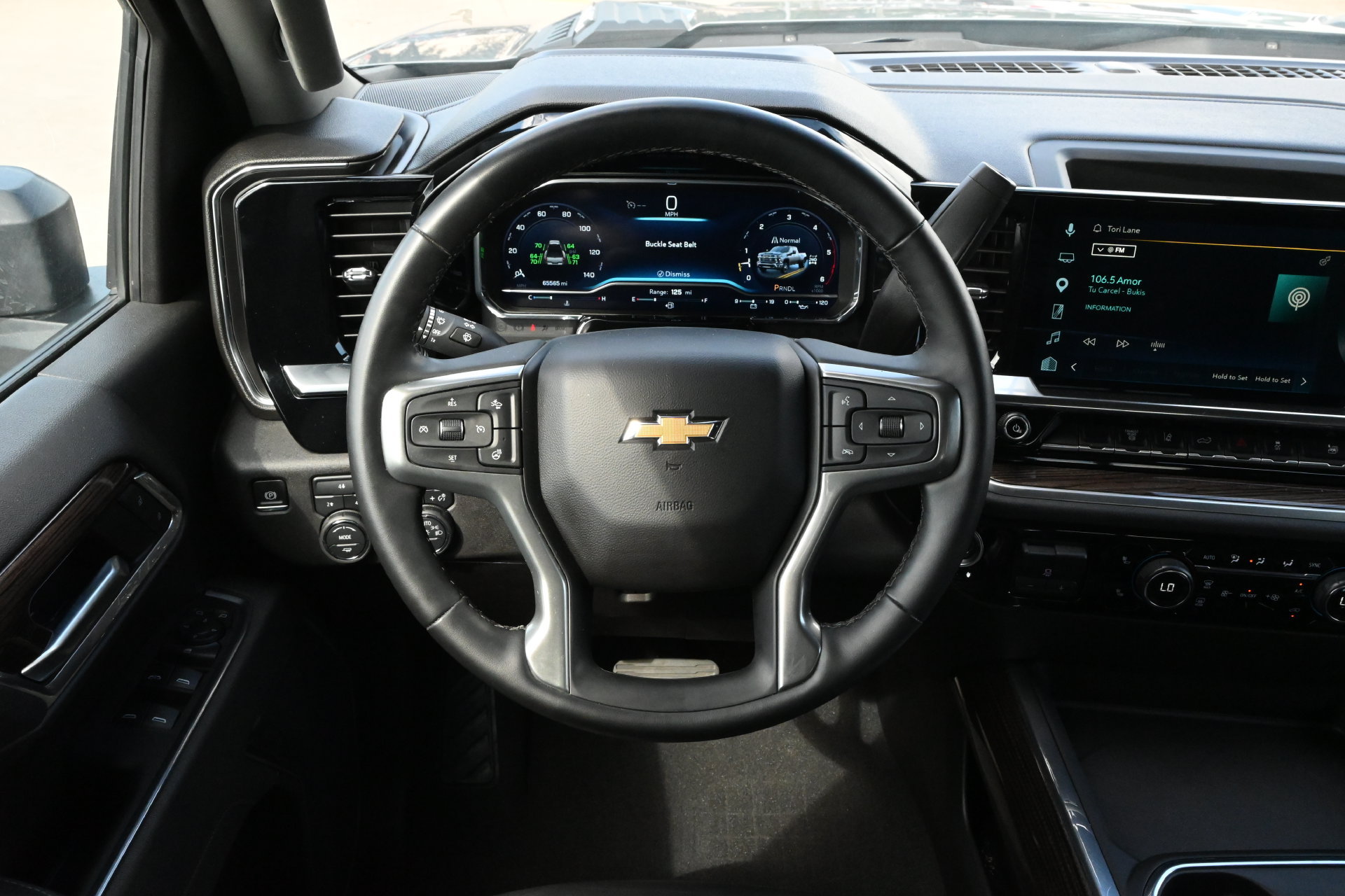Used 2025 Chevrolet Silverado 3500 LT AWD/4WD image 11