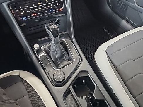 New 2026 Volkswagen Taos SE AWD/4WD image 31