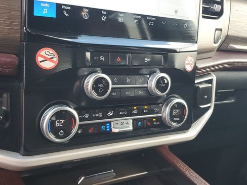 Used 2024 Ford Expedition Limited RWD image 22