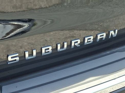Certified 2019 Chevrolet Suburban Premier AWD/4WD image 31