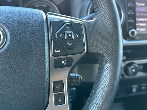 Used 2020 Toyota Tacoma SR5 RWD image 33
