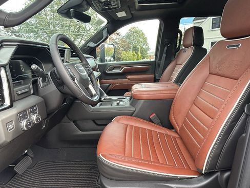 New 2025 GMC Sierra 2500 Denali Ultimate w/ Snow Plow Prep/Camper Package image 24