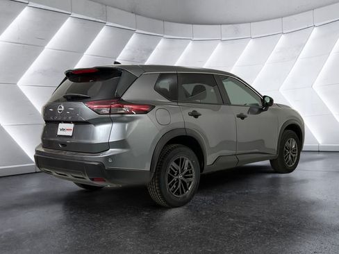 Used 2024 Nissan Rogue S FWD image 4