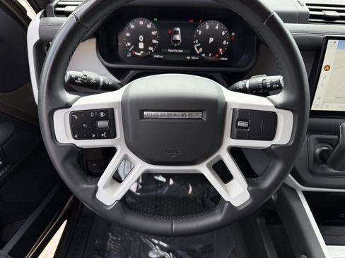 Used 2025 Land Rover Defender 110 X-Dynamic SE AWD/4WD image 21