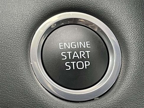 Used 2024 Toyota Highlander XLE image 25