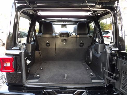 Used 2021 Jeep Wrangler Unlimited Sahara image 20