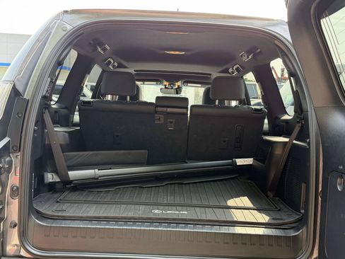 Used 2022 Lexus GX 460 Premium w/ Premium Plus Package AWD/4WD image 7
