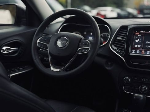 Certified 2022 Jeep Cherokee Limited image 24