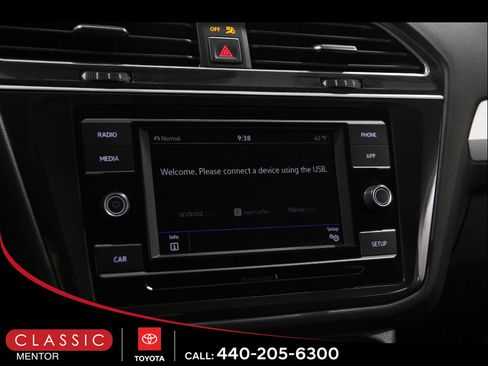 Used 2018 Volkswagen Tiguan S image 14