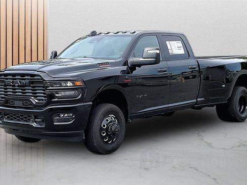 New 2026 RAM 3500 Big Horn AWD/4WD image 4