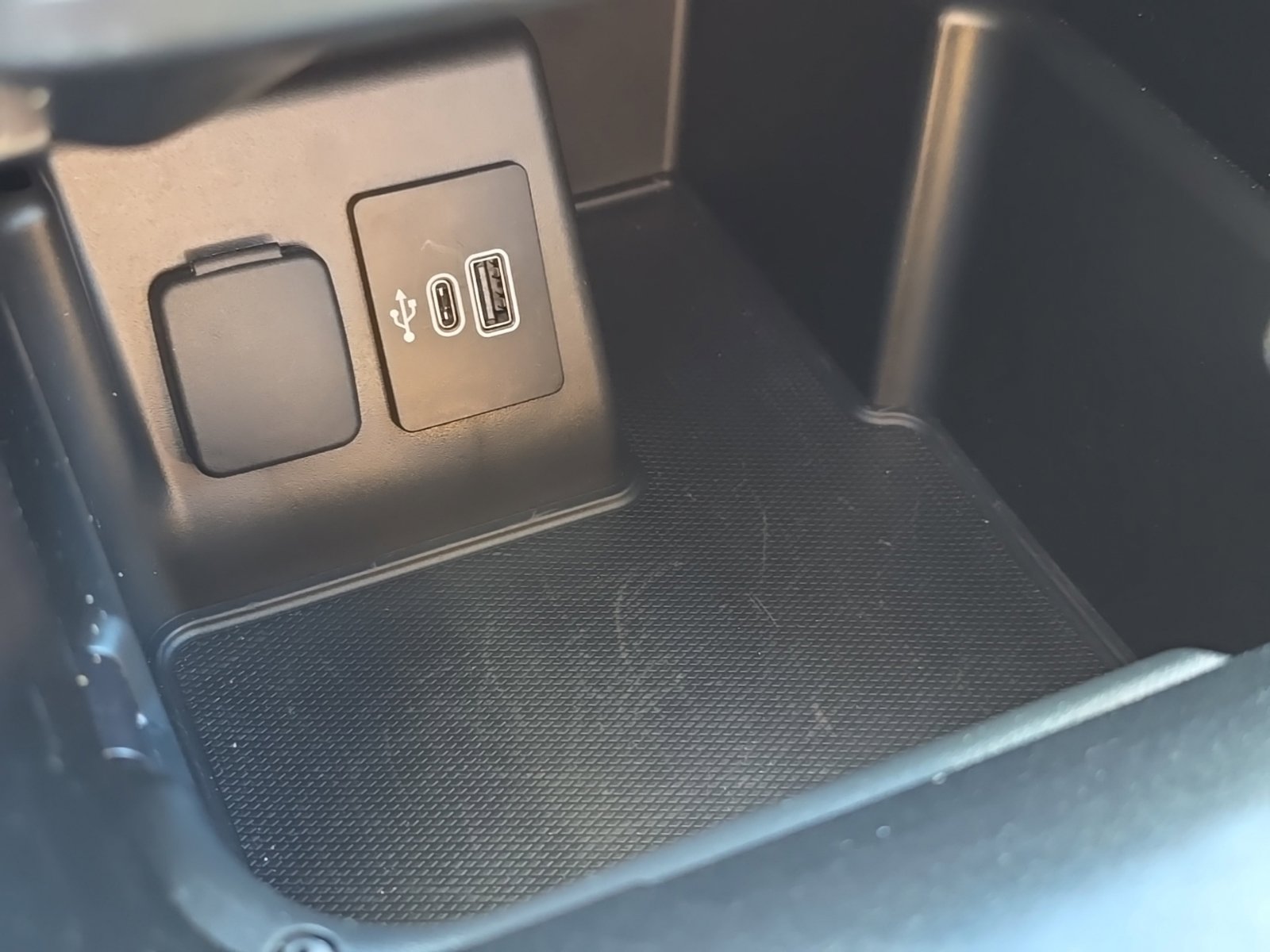 Used 2025 Ford Explorer Active RWD image 33