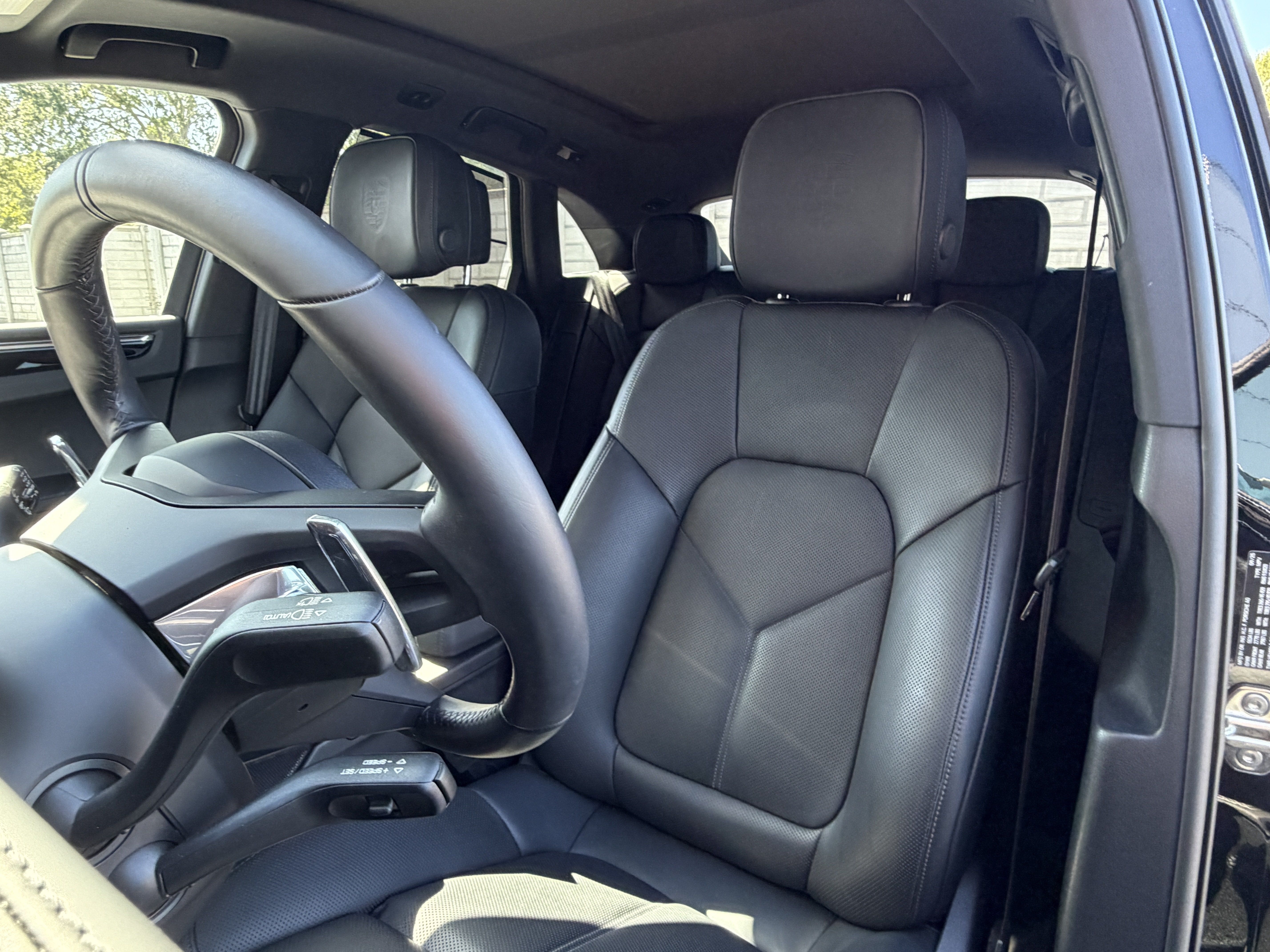 Certified 2026 Porsche Macan AWD/4WD image 5