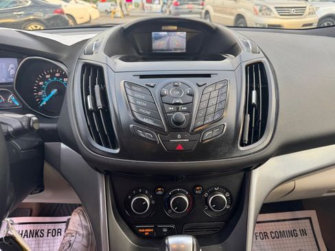 Used 2015 Ford Escape SE FWD image 16