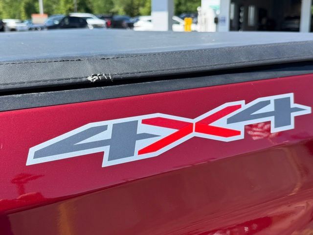 Used 2019 Chevrolet Silverado 1500 Custom w/ Custom Value Package AWD/4WD image 8