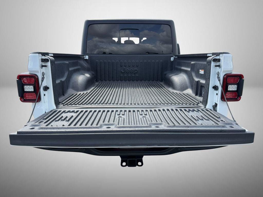 Used 2021 Jeep Gladiator Overland w/ Safety Group AWD/4WD image 8