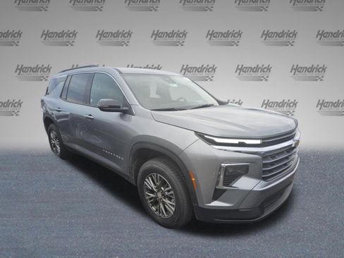 Used 2025 Chevrolet Traverse LT AWD/4WD image 6