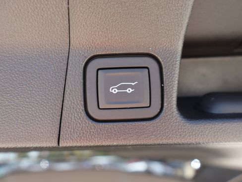 Used 2023 GMC Acadia SLT w/ Preferred Package AWD/4WD image 28