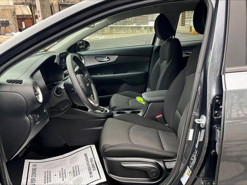 Used 2022 Kia Forte LXS image 14