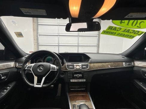 Used 2014 Mercedes-Benz E 350 4MATIC Sedan image 4