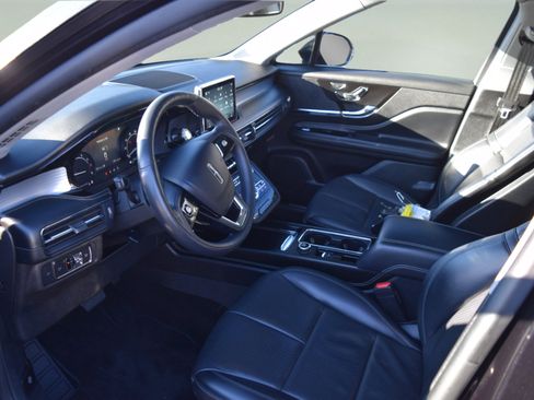 Used 2022 Lincoln Corsair AWD w/ Premium Package image 9