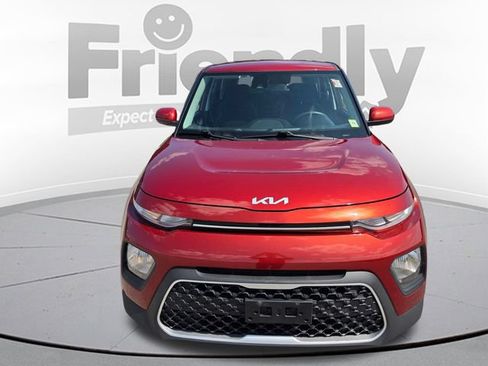 Used 2022 Kia Soul LX w/ Technology Package FWD image 2