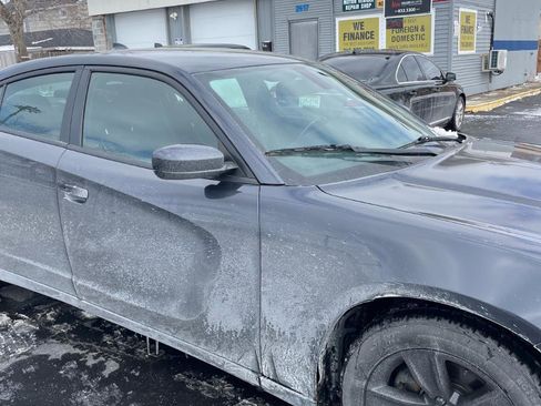 Used 2016 Dodge Charger SXT image 5