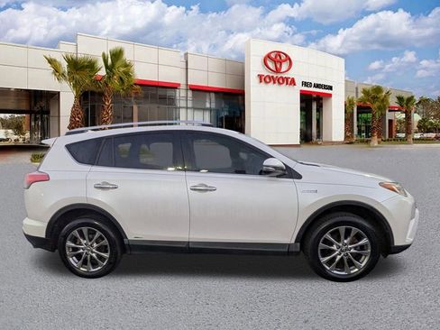 Used 2016 Toyota RAV4 Limited image 4