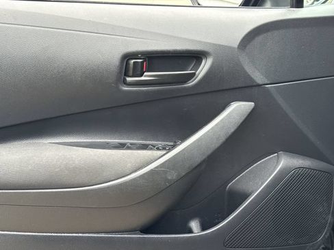 Used 2025 Toyota Corolla LE FWD image 24