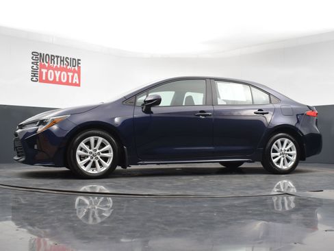 Used 2025 Toyota Corolla LE w/ LE Premium Package image 25