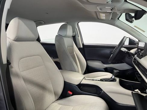 Used 2023 Honda HR-V LX image 10