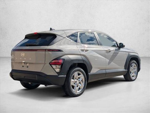 New 2026 Hyundai Kona SE image 2