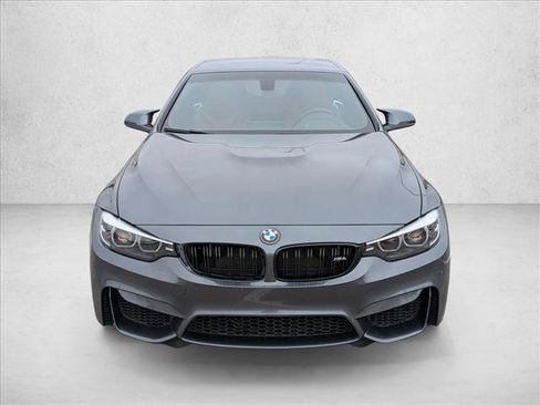 Used 2018 BMW M4 Convertible image 2