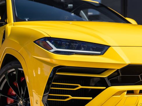 Used 2021 Lamborghini Urus AWD/4WD image 22