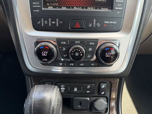 Used 2017 GMC Acadia Limited SLT AWD/4WD image 16