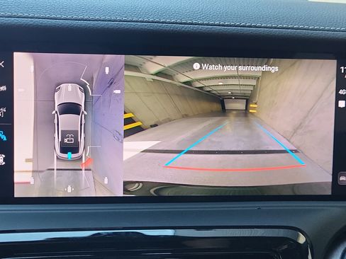 Certified 2025 Porsche Panamera 4 AWD/4WD image 36